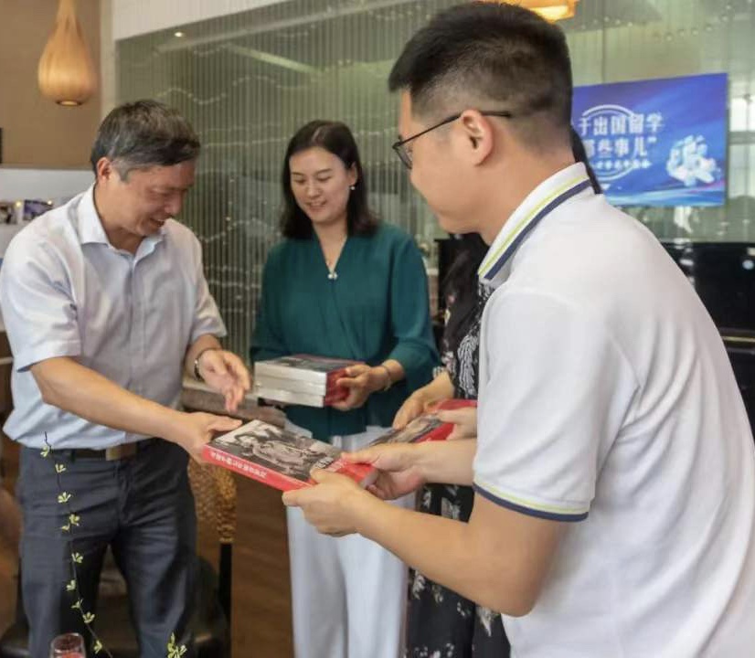 WilliamHill中文官方网站成功举办首期高层次人才学术午餐会（图）