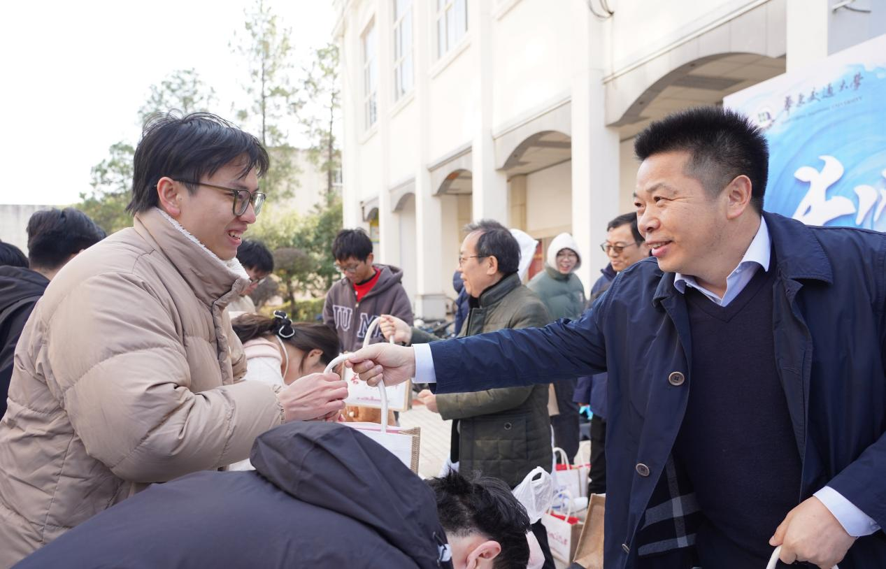 长风破浪终上岸 WilliamHill中文官方网站暖心慰问考研学子