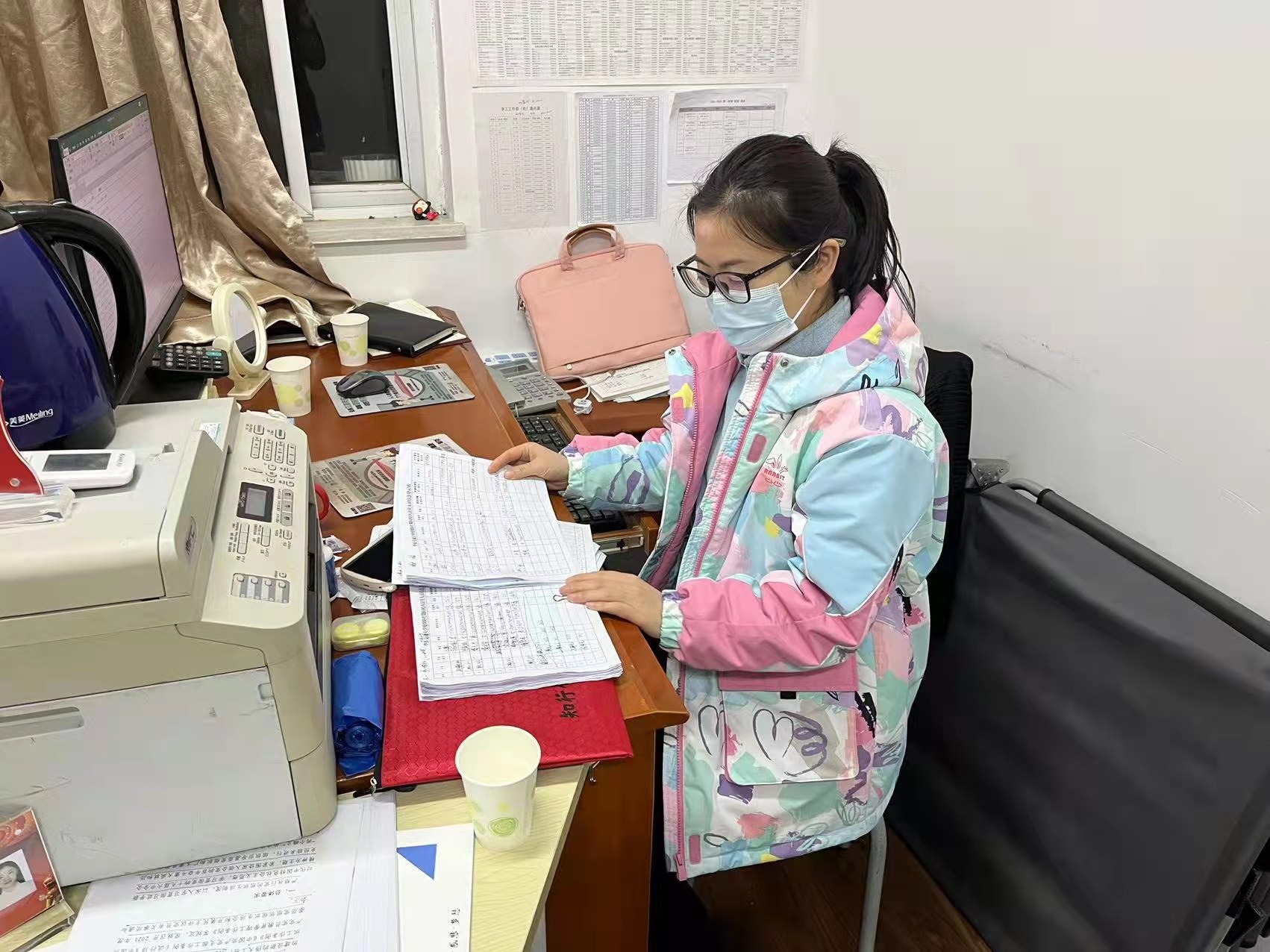 并肩作战 书写一线不“疫”样的浪漫