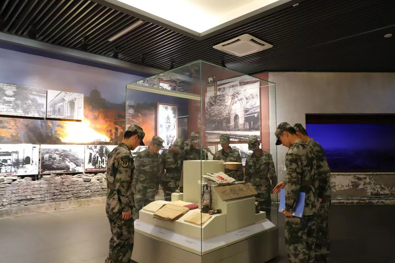 红色走读学思想 WilliamHill中文官方网站学生党员掀起主题教育热潮_fororder_图片6